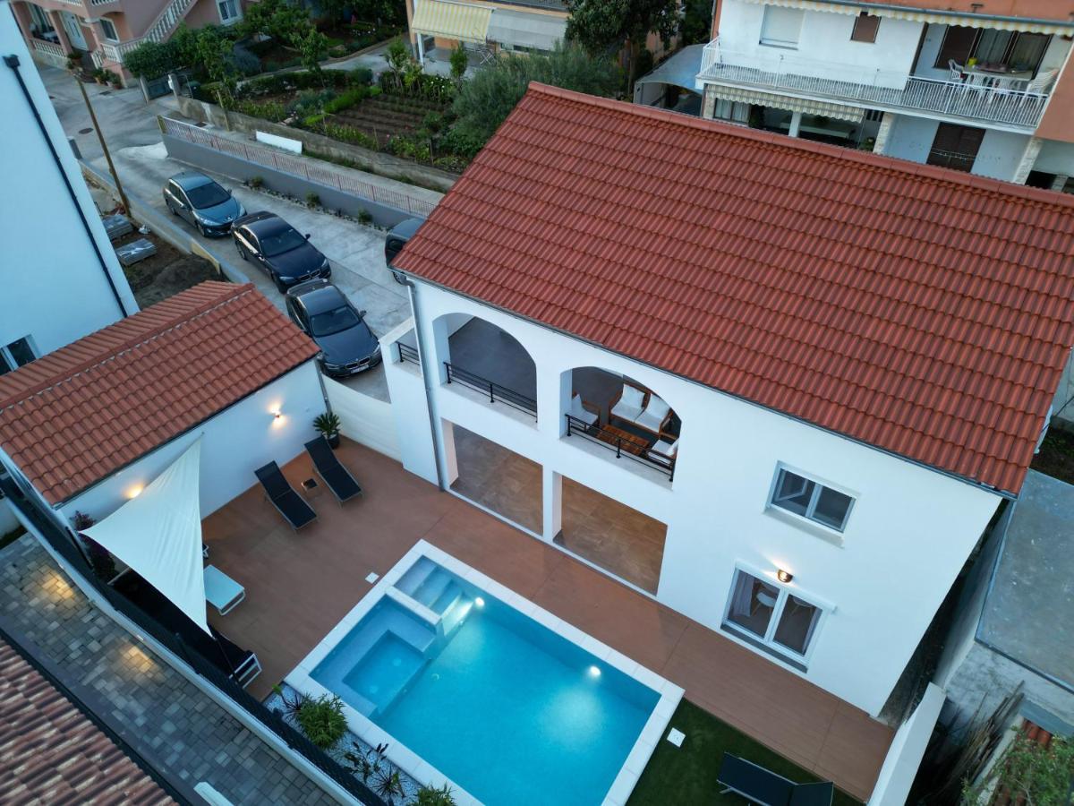 Bernie Apartments With A Pool 자다르 외부 사진