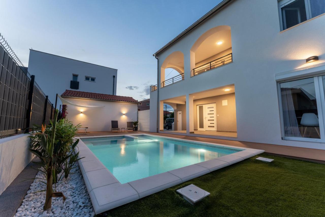 Bernie Apartments With A Pool 자다르 외부 사진