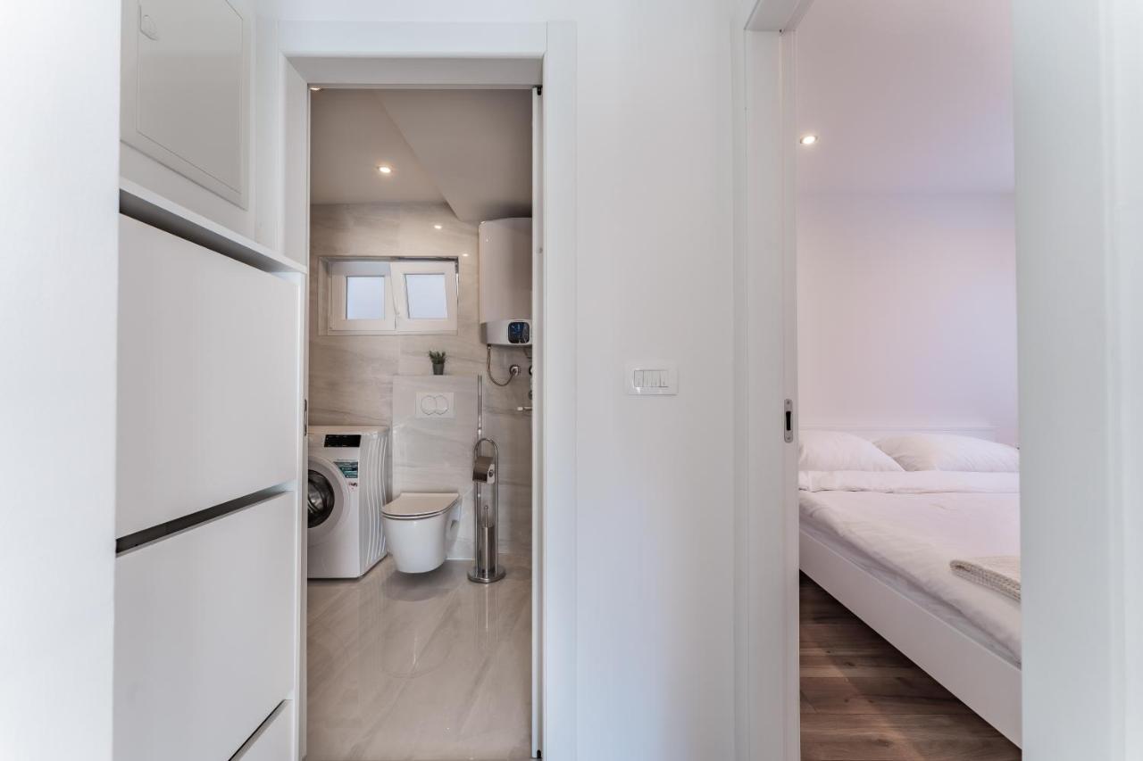Bernie Apartments With A Pool 자다르 외부 사진