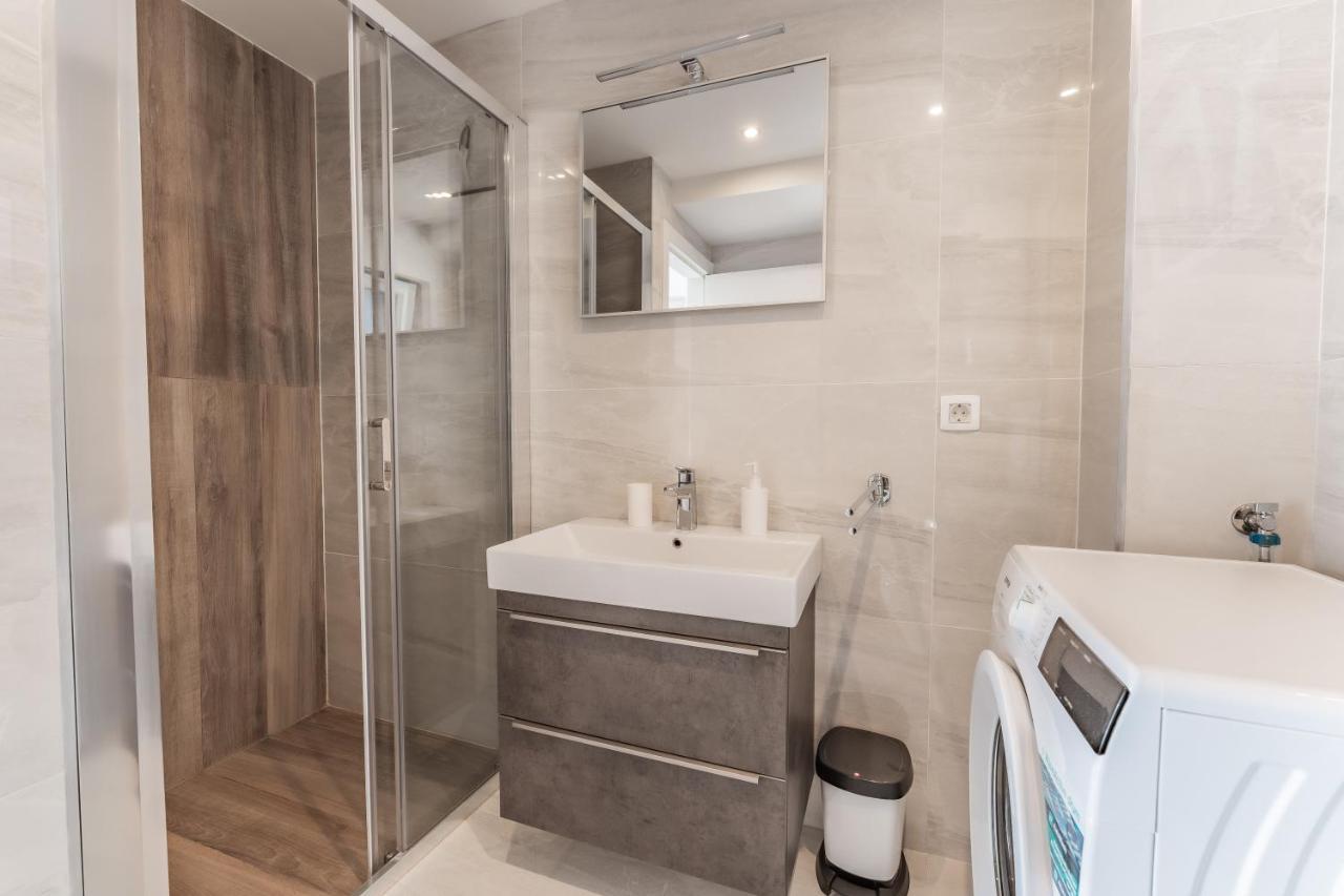 Bernie Apartments With A Pool 자다르 외부 사진