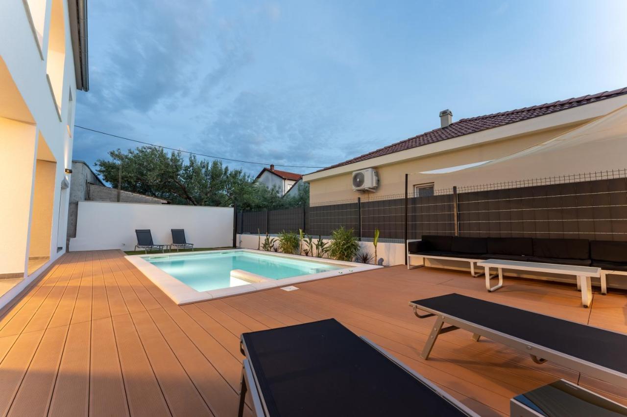 Bernie Apartments With A Pool 자다르 외부 사진