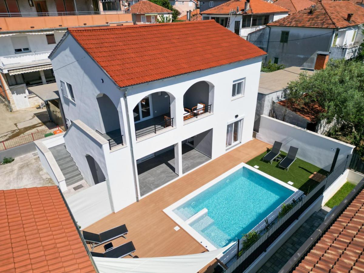 Bernie Apartments With A Pool 자다르 외부 사진