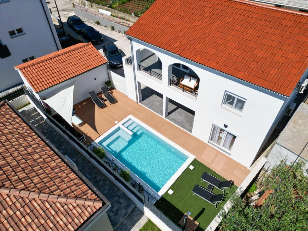 Bernie Apartments With A Pool 자다르 외부 사진